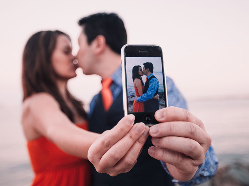 Never post these 5 things related to your relationship on social media