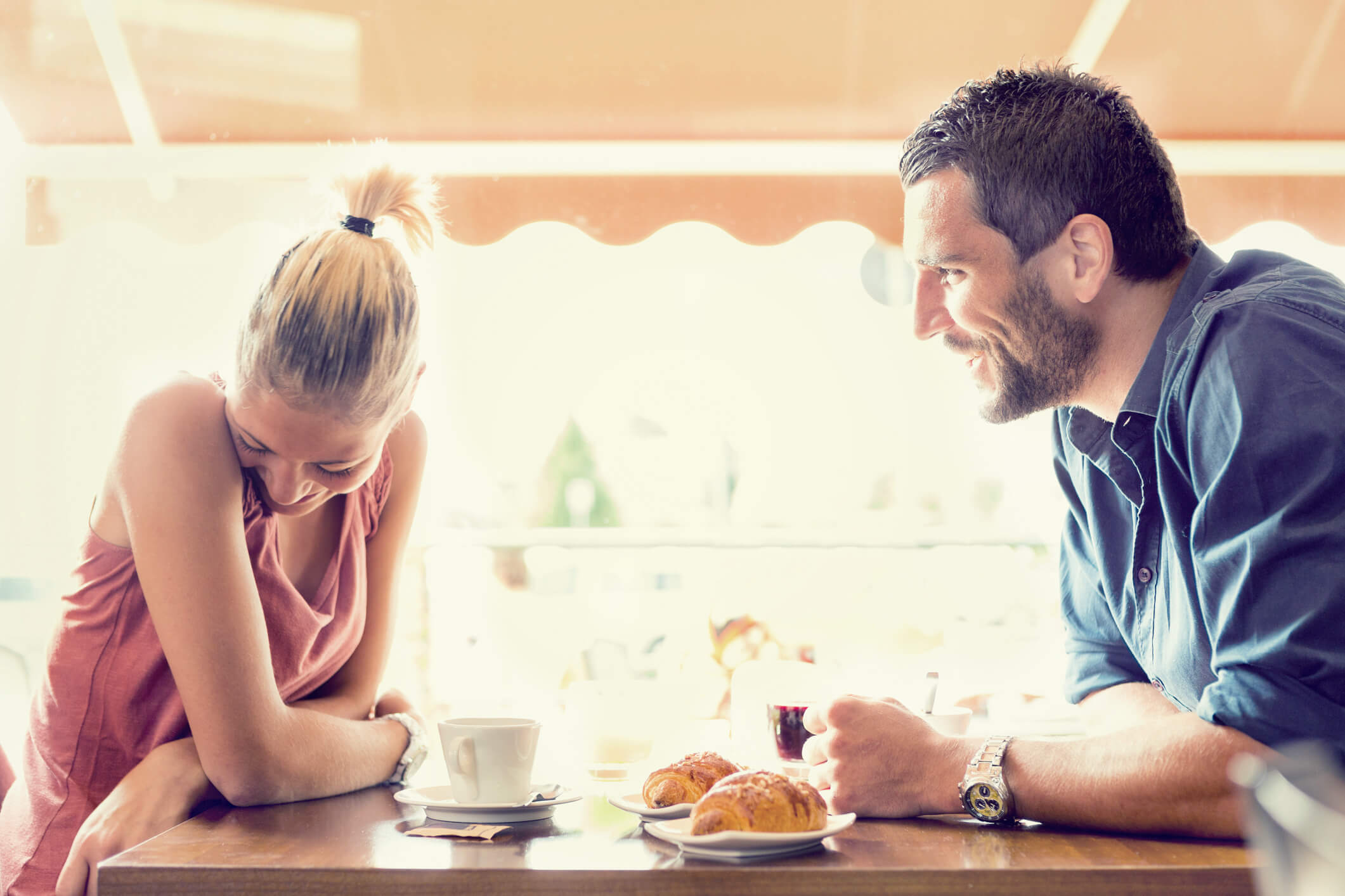 6 Online Dating Conversation Starters That Work Every Time!