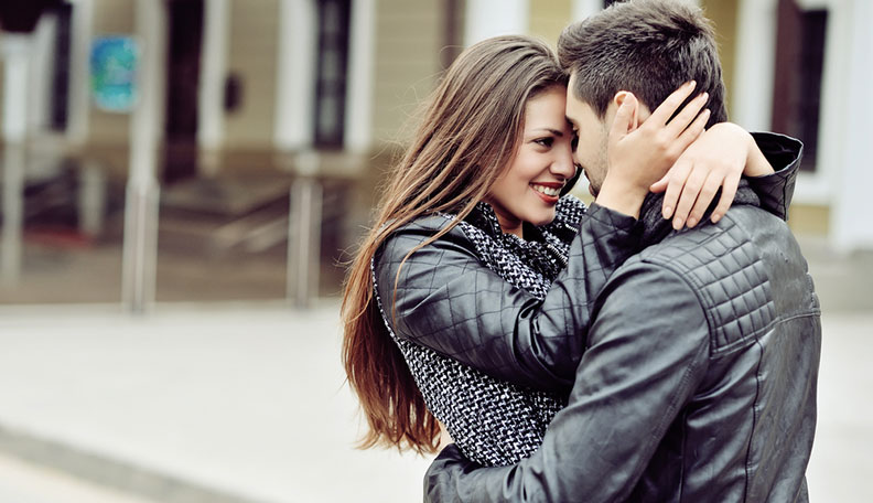 7 Signs that Someone is Flirting With You