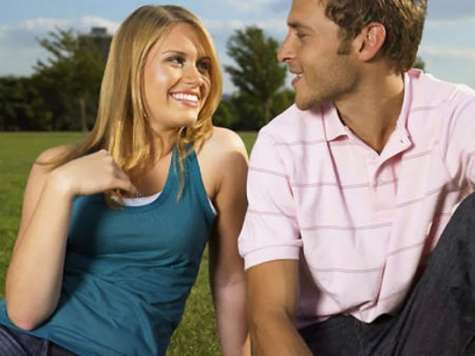 These 7 ways most boys adopt for flirting